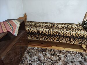 Продавам четиристаен обзаведен етаж от къща в Центъра на Пловдив