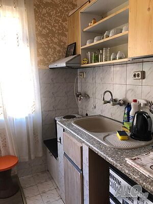 Дава се под наем тристаен апартамент в Кючук Париж