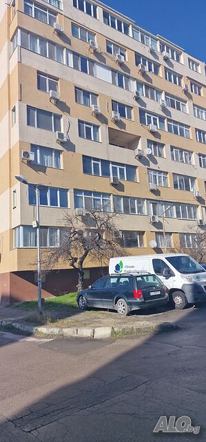 Двустаен източен свободен апартамент Възраждане 1-Касабова