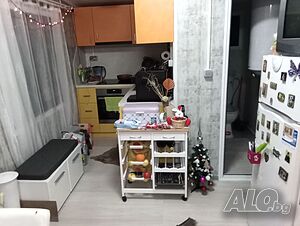 Обзаведена къща в парцел 1500кв.м в с. Ливада!