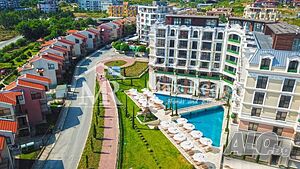 Тристаен апартамент с морска гледка в луксозен комплекс