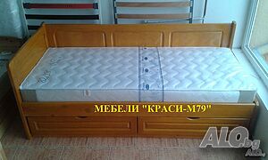 Легло с чекмеджета и 2 табли-Масив в цвят.