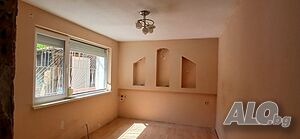 Продава етаж от къща в Казански - изток