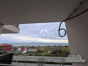 Просторен тристаен имот с АКТ 16 и гледка море в Поморие