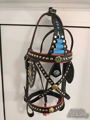 Кантарма юзда с черни лачени капаци сорачство