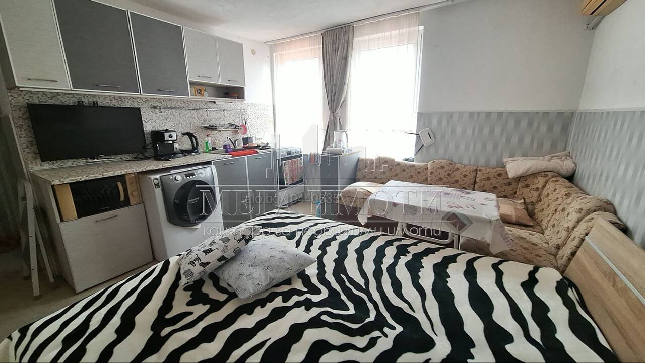 Обзаведен апартамент, с гараж, изглед море Тристаен апартамент 97 кв.м Тухла 2000 г. 3 етаж Непоследен | Апартаменти | Приморско