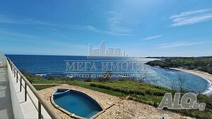 Двустаен апартамент първа линия море