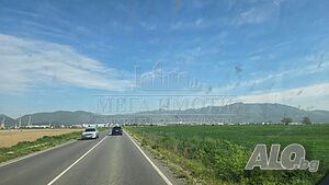 Парцел с 50 метра лице на Ямболски път. Без комисионна от купувача!