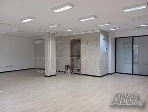 помещение подходящо за офис, кабинет, кантора, салон или друг вид дейност.