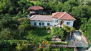 Продажба Къща гр. Севлиево - с. Бериево 280m² и двор 1800m²
