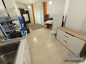 Тристаен апартамент, 81.8 кв.м., обзаведен, с две тераси, ново строителство, от хазяин
