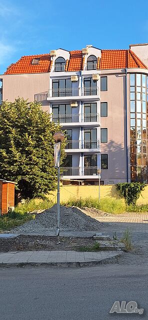 Строителна бригада ремонт на покриви дървени Навеси Тенекеджиски услуги Пренареждане на-керемиди