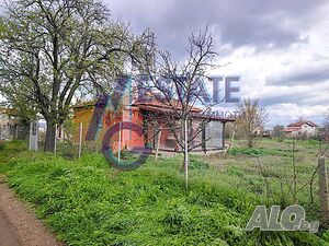 Едноетажна тухлена къща в с. Глумче на 40 км. от гр. Бургас