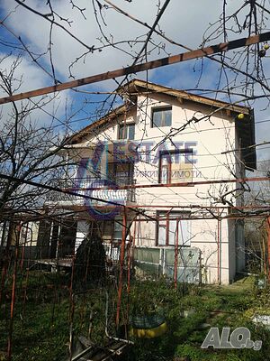 Триетажна къща в село Ливада, гр. Бургас Триетажна къща 198 кв.м РЗП 1200 кв.м двор | Къщи, Вили | Ливада