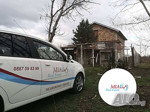 Самостоятелна къща в с. Долна Махала.