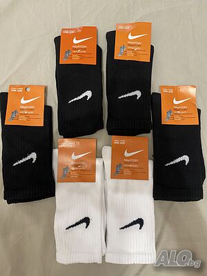 Чорапи НАЙК/ NIKE черни и бели 2,50 лв/бр универсален размер