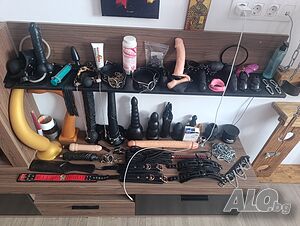 Твоята изцяло само пасивна транс робиня която ще изпълнява всякакви секс фетиши на Дама или Дами