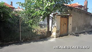 Продава къща
