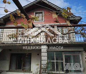 Продава къща с. Венец