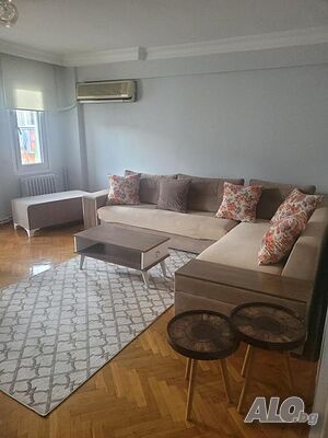 Продава тристаен обзаведен апартамент в кв. Три Чучура-Център