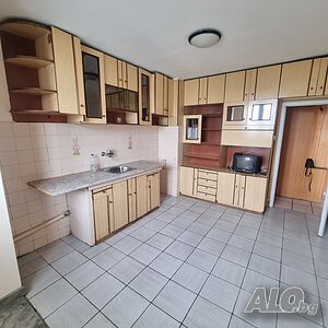 тристаен апартамент