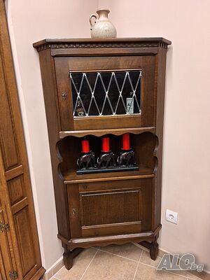 Винтидж ъглова витрина