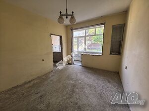 Тристаен апартамент, 76 кв.м, град Ямбол, Център