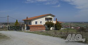 продавам къща на олимпийската Ривиера с голям двор