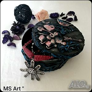 Кръгла кутия за бижута mixed media!