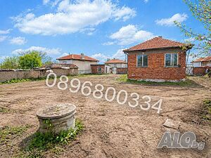 Продава КЪЩА с голям двор, област Пловдив