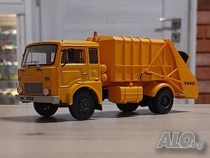 Jelcz 315M SM-81 боклукчийски 1966 - мащаб 1:43 на DeAgostini моделът е нов в блистер