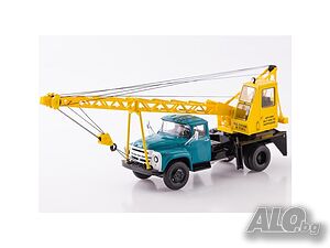 ЗИЛ-130 AK-75V автокран - мащаб 1:43 на SSM моделът е нов в PVC дисплей-кейс
