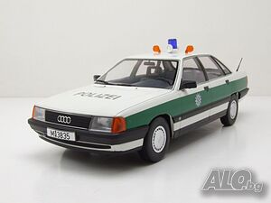 Audi 100 C3 1989 Polizei полицейски - мащаб 1:18 на Triple9 моделът е нов в кутия