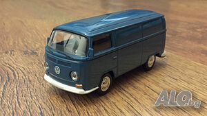 Volkswagen T2 Panel Van VW - мащаб 1:43 на Maisto модела е нов в кутия