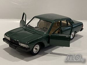 Peugeot 604 V6 SL 1977 - мащаб 1:43 на Solido старо Френско производство в оригиналният си блистер