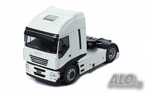 IVECO Stralis 480 2012 Влекач - мащабен модел мащаб 1:43 на IXO метален в луксозна PVC дисплей-кейс