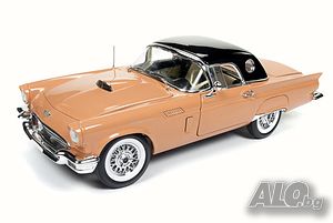 Ford Thunderbird Convertible 1957 - мащаб 1:18 на Auto World модела е нов в кутия