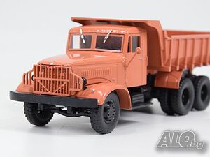КрАЗ 222 самосвал 6х4 - мащаб 1:43 на Наши Грузовики моделът е нов в кутия