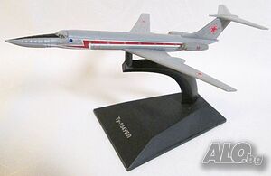 Ту-134 УБЛ самолет 1982 - мащаб 1:144 на Fabbri моделът е нов в блистер