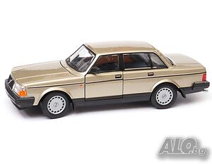 Volvo 240 GL - мащаб 1:24 на Welly моделът е нов в кутия