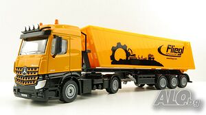 Mercedes-Benz Actros с гондола ремарке 2021 - мащаб 1:50 на SIKU моделът е нов в кутия
