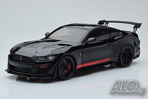 FORD MUSTANG SHELBY GT500 2022 - мащаб 1:18 на SOLIDO моделът е нов в кутия