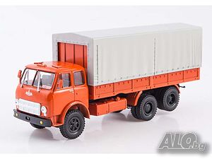 МАЗ-516Б бордови с тента 1974 - мащаб 1:43 на Наши грузовики моделът е нов в кутия