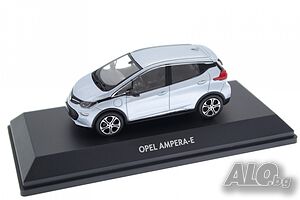 Opel Ampera-E 2018 - мащаб 1:43 на i-Scale моделът е нов в PVC дисплей-кейс