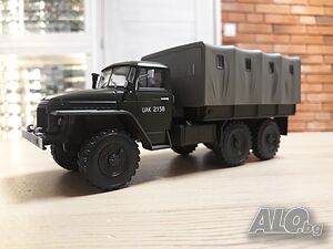 УРАЛ 375Д бордови с тента 1961 - мащаб 1:43 на DeAgostini моделът е нов в блистер