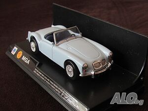 MG MGA кабриолет - мащаб 1:43 на NewRay моделът е в PVC дисплей-кейс