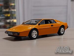 Lotus Esprit 1978 - мащаб 1:43 на Minichamps моделът е нов в PVC дисплей-кейс