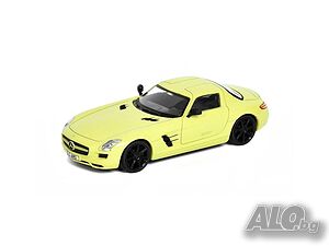 Mercedes-Benz SLS AMG - мащаб 1:43 на Solido моделът е нов в PVC дисплей-кейс