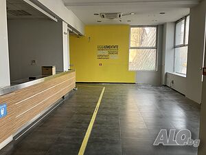 Отдава се под наем търговски обект в ТОП центъра на Хасково!