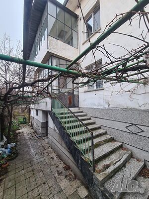 КЪЩА в кв. Изгрев, град Хасково